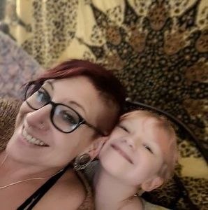 Meet your Posher, Dana